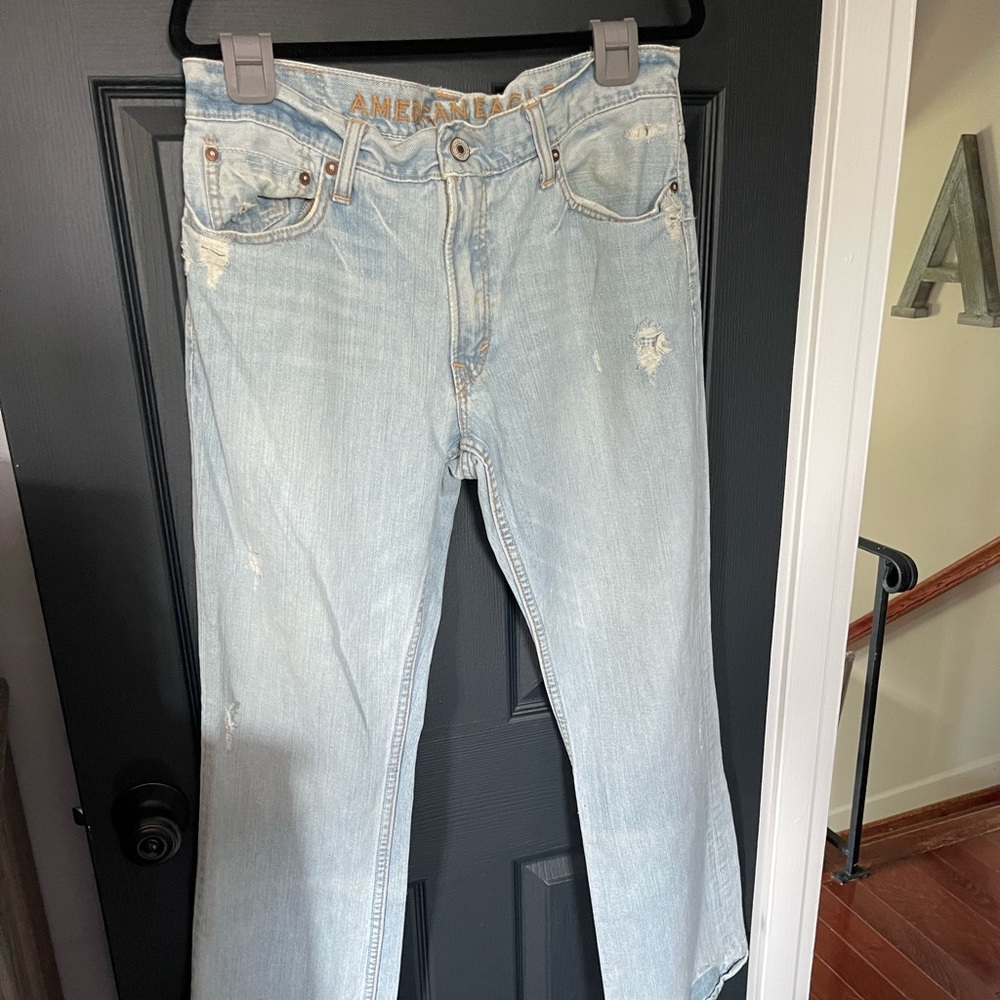 Men's low rise boot cut jean 33/32